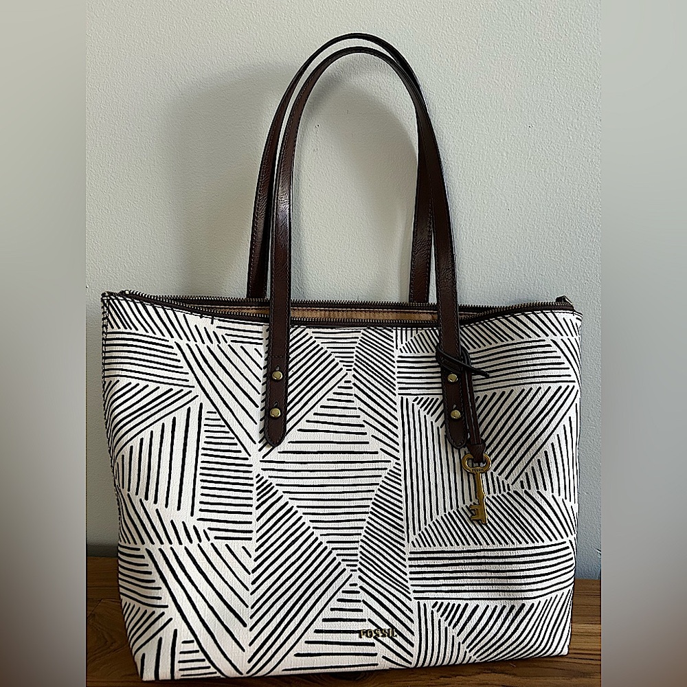 Fossil tote bag
